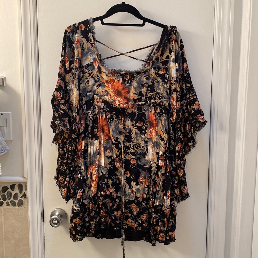 Free people dress in a size medium.